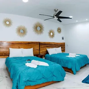 Naomi Center Bacalar